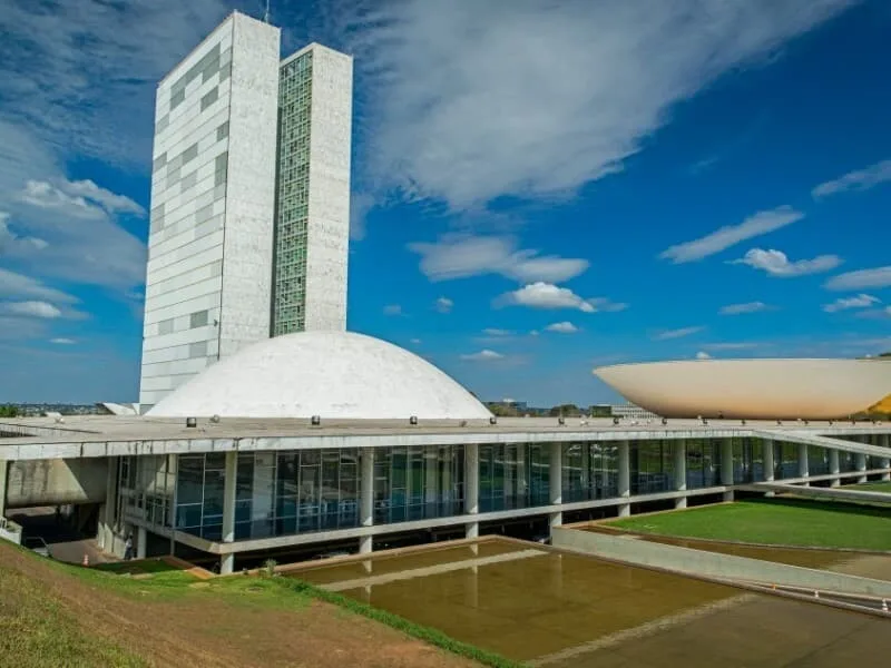 Veterinária atacada em canil do Senado está em estado grave