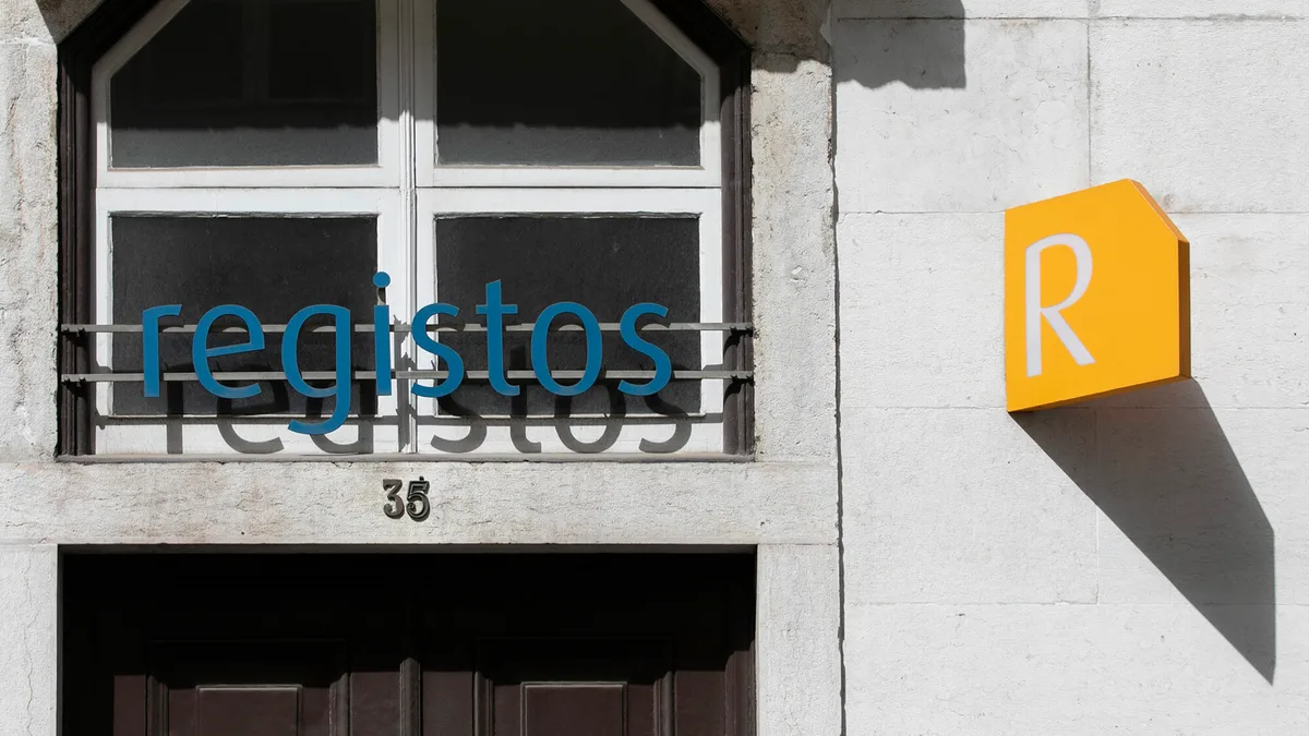 Criar “Empresa na Hora” pode demorar meses. Registos Comerciais acumulam mais de dois mil dias de atraso