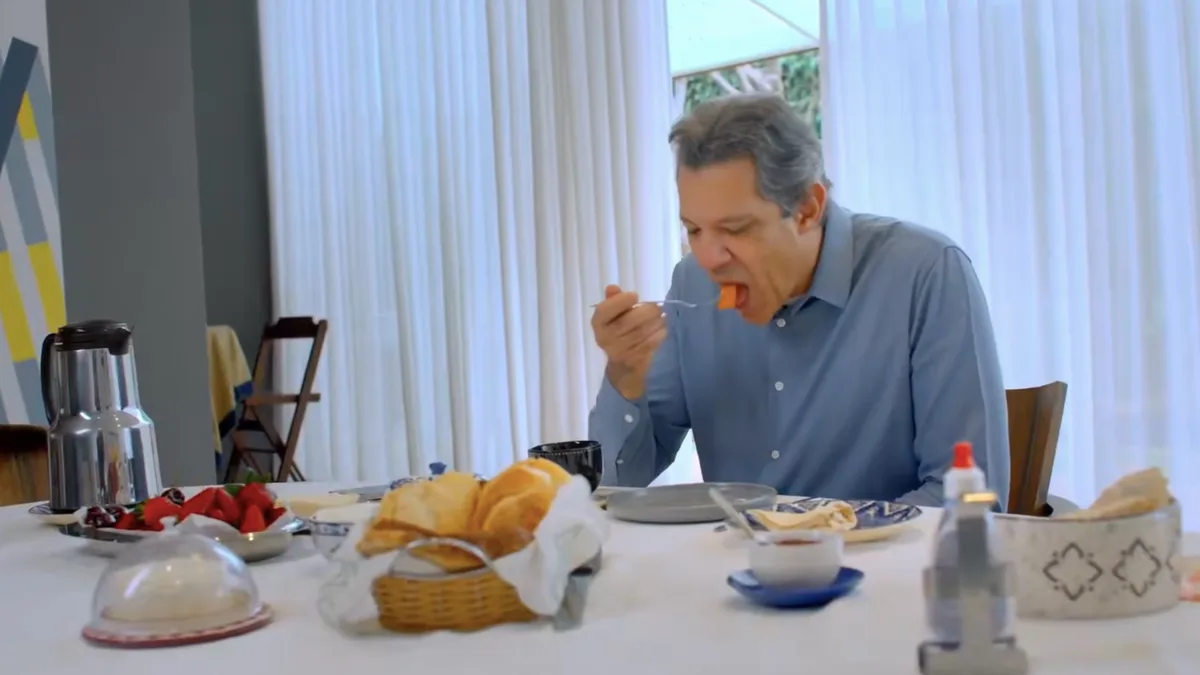 Haddad põe o eleitor para dormir em vídeo que lança campanha