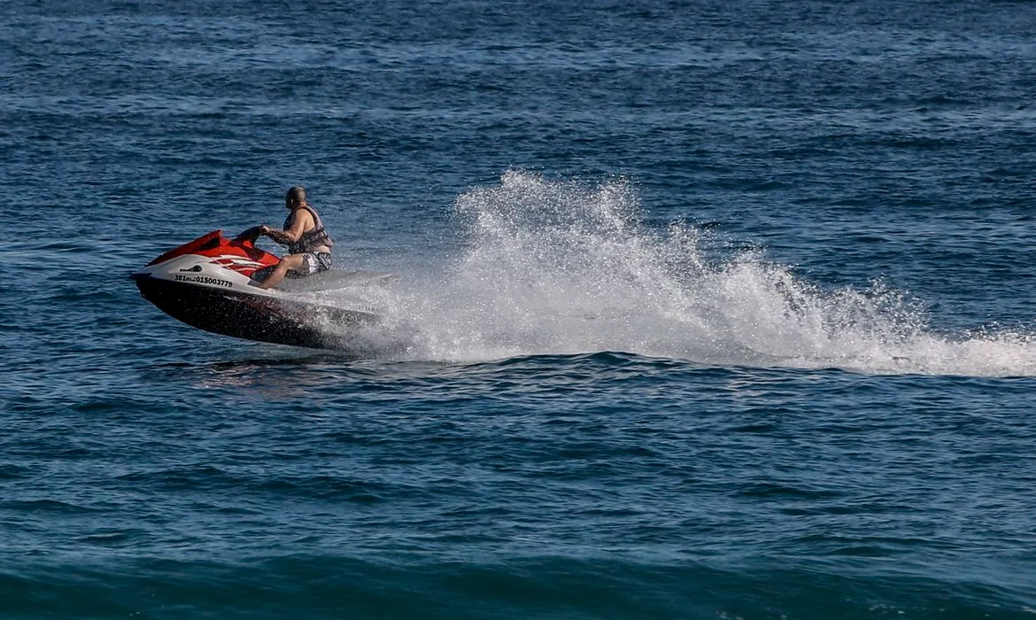 Estudante de medicina desaparece durante passeio de jet ski na Bahia