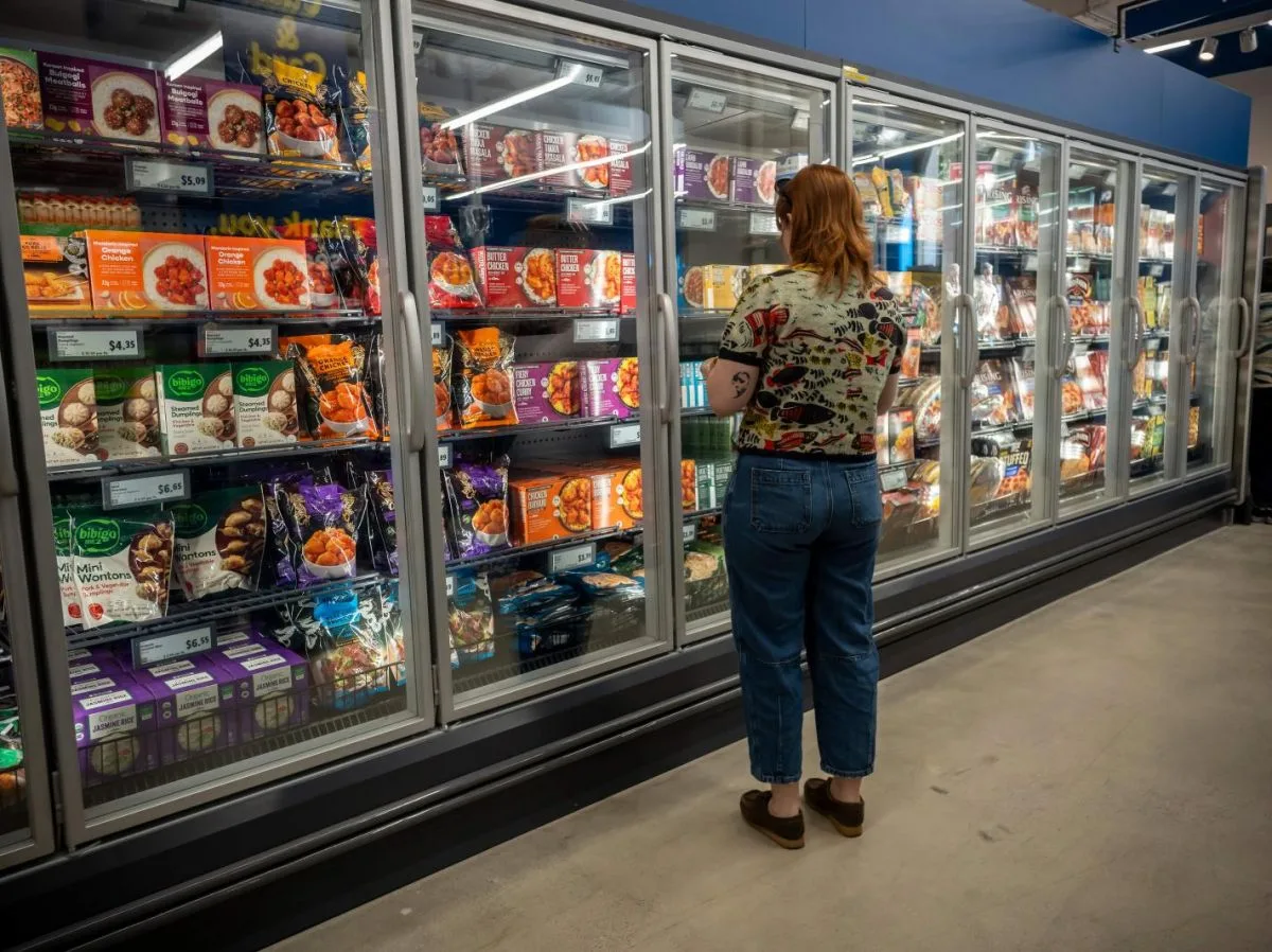 Piratage de supermarchés en France : "Pas besoin de chars pour faire la guerre", dit un expert