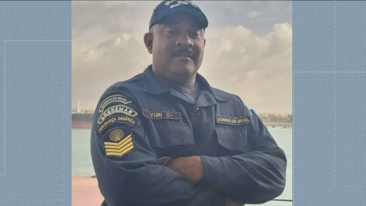 Sargento da Marinha morto em ataque tinha levado moto para conserto e aguardava serviço quando loja foi fuzilada no RJ