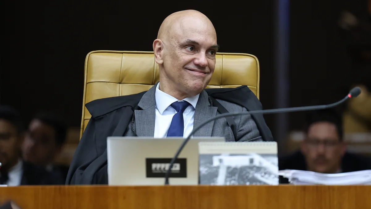Quatro ministros vandalizam o STF