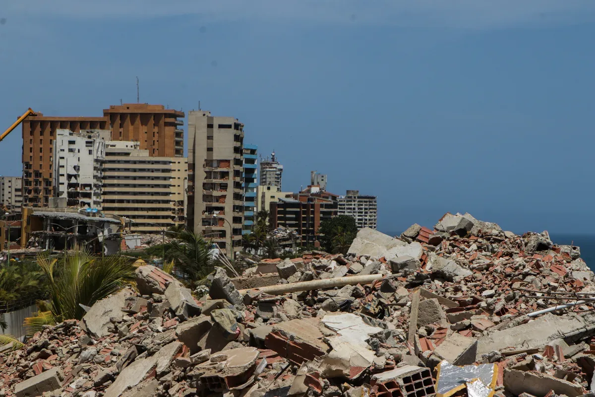 Van 6.438 fallecidos por el terremoto según el reporte oficial