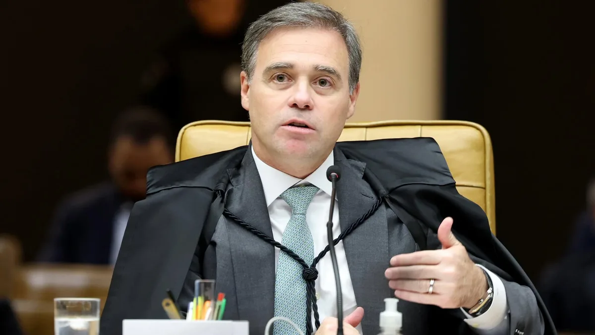 Caso Lulinha: Mendonça manda PF investigar vazamentos após denúncias de uso seletivo de informações sigilosas