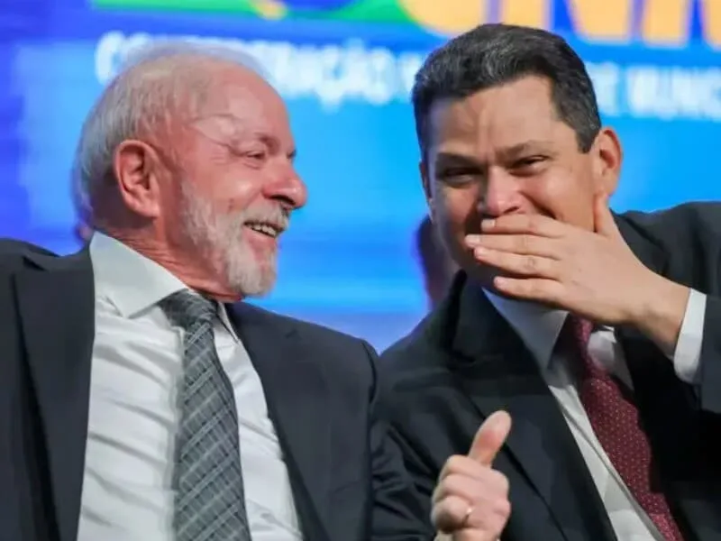 Ministro diz que reunião entre Lula e Alcolumbre foi "produtiva"