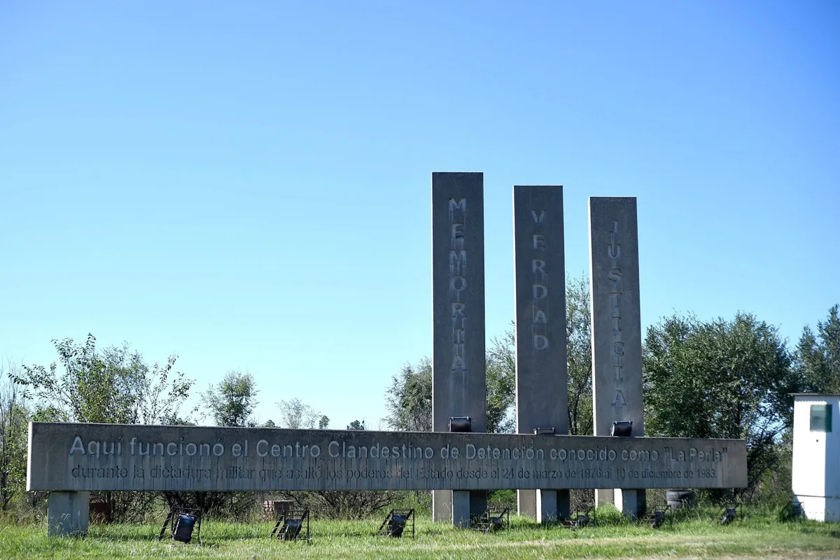 Identificaron al “desaparecido 30″ enterrado en una fosa común en el centro clandestino La Perla
