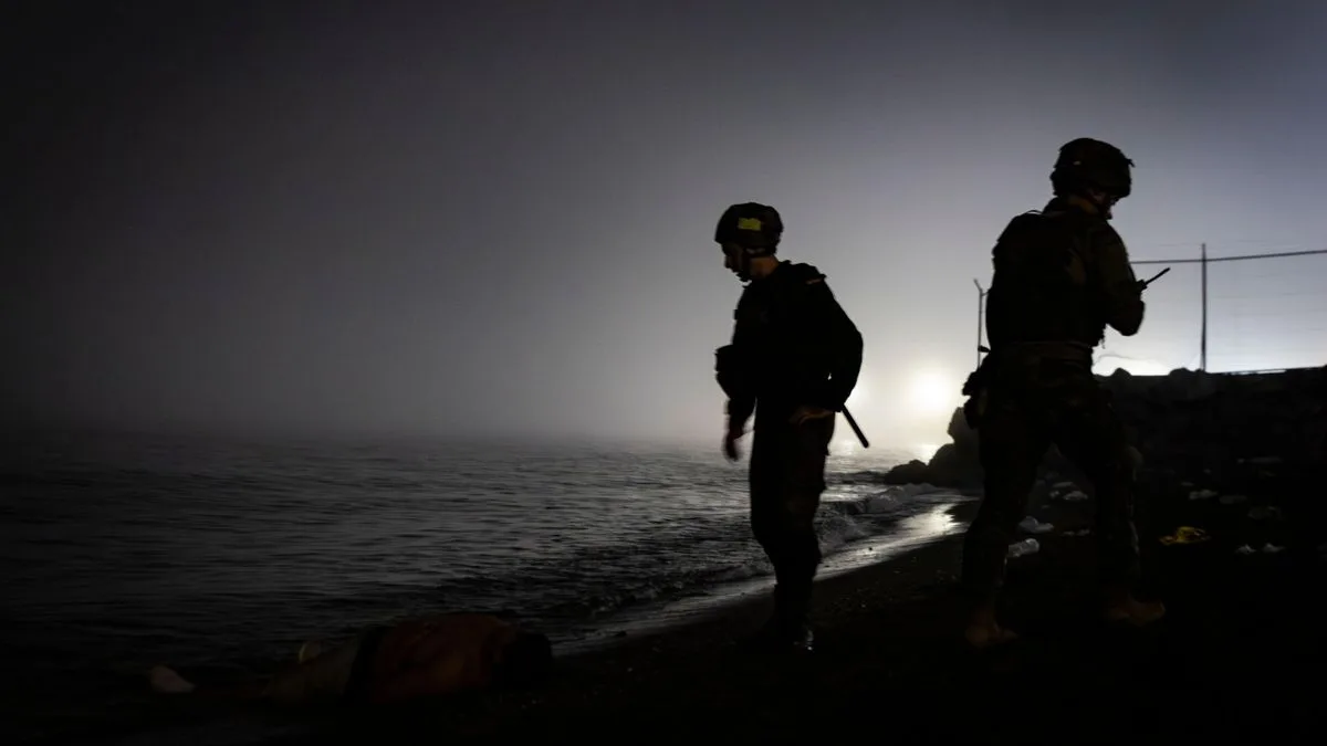 El Gobierno confía en que Marruecos impida nuevas entradas este fin de semana pero refuerza la seguridad de Ceuta y Melilla