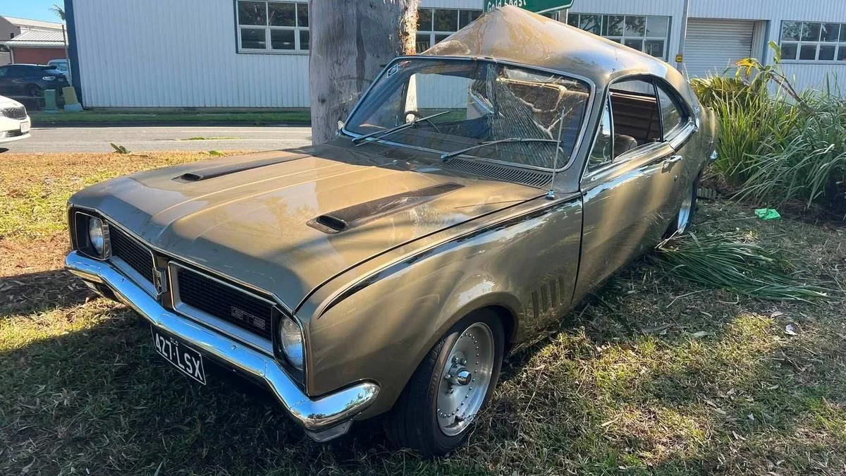 Classic Holden Monaro meets tragic end in Brisbane crash