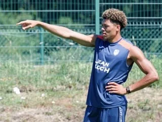 ENTRETIEN. « J’achète mes voitures sur Leboncoin » : ce joueur de Ligue 1 brise le tabou sur la gestion de son argent