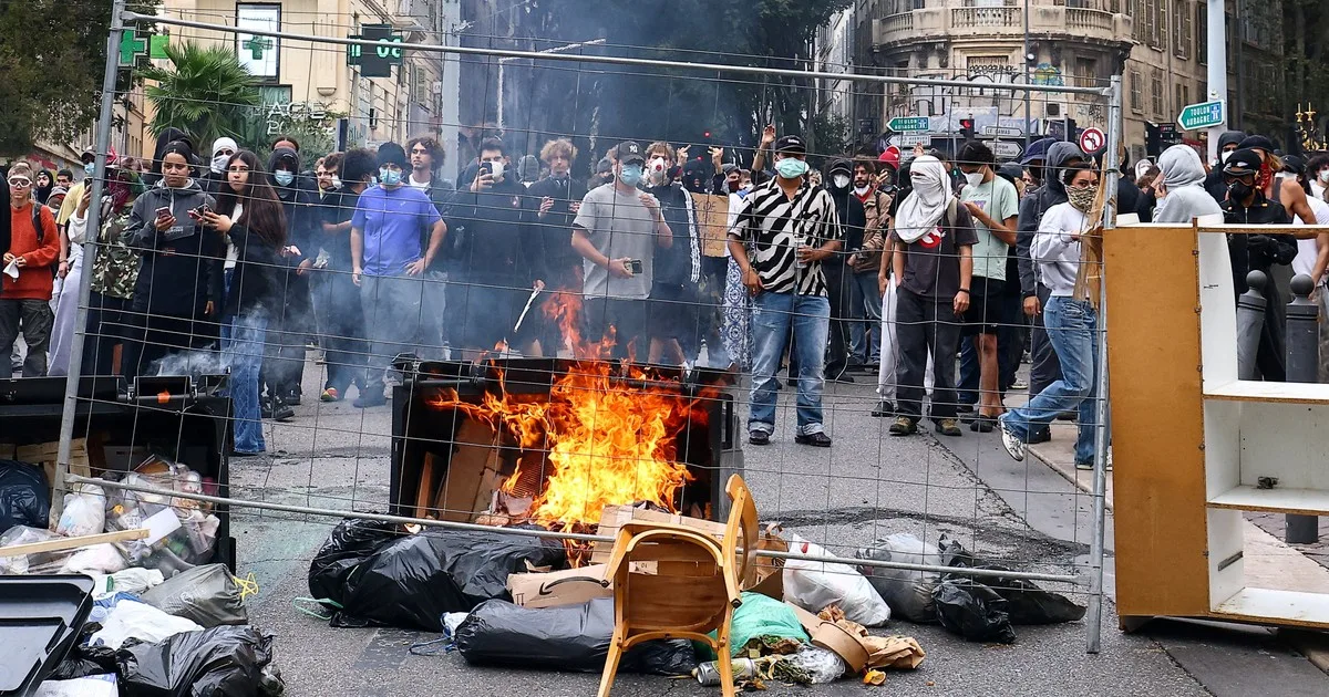 "¡A tomar la Bastilla!": sindicatos, el campo y las universidades se unen a las barricadas estudiantiles en una cuarta movilización en Francia