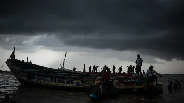 Resgatados 124 migrantes ao largo da costa do Senegal