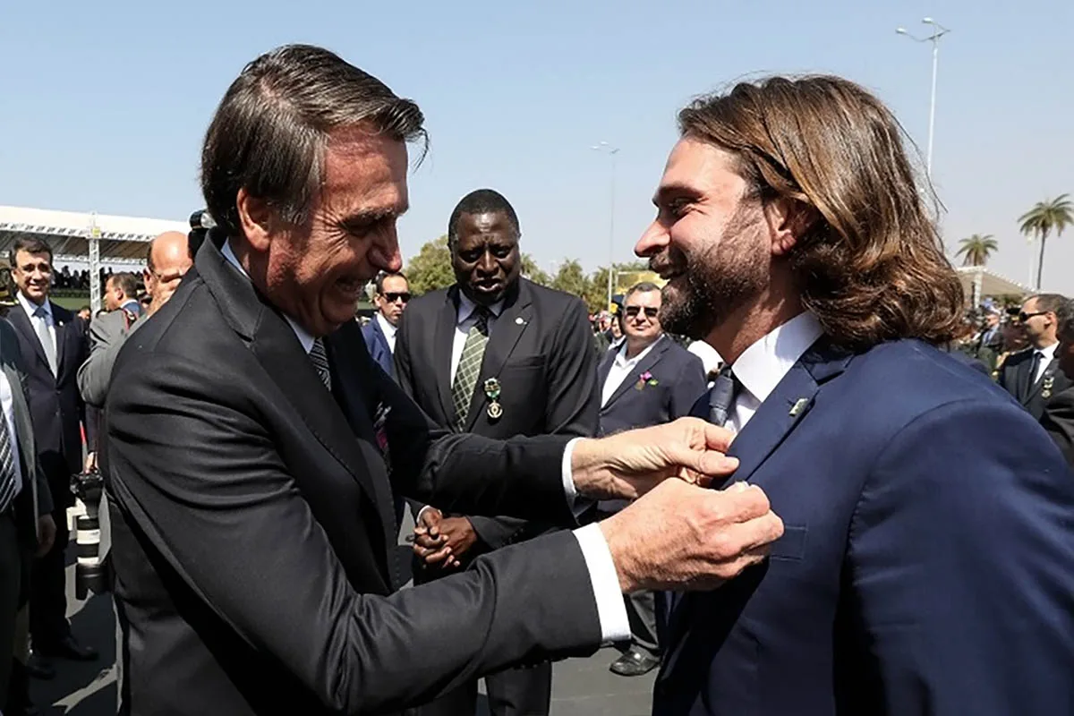 Suplente de Derrite foi demitido por Bolsonaro por usar avião da FAB