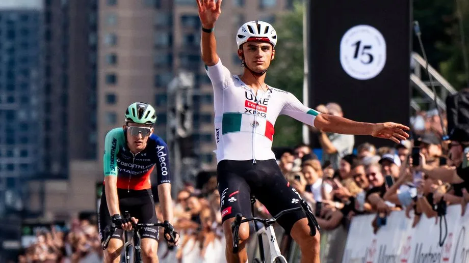 "Une erreur de débutant" : surpris au sprint, Paul Seixas termine deuxième du Grand Prix Cycliste de Montréal