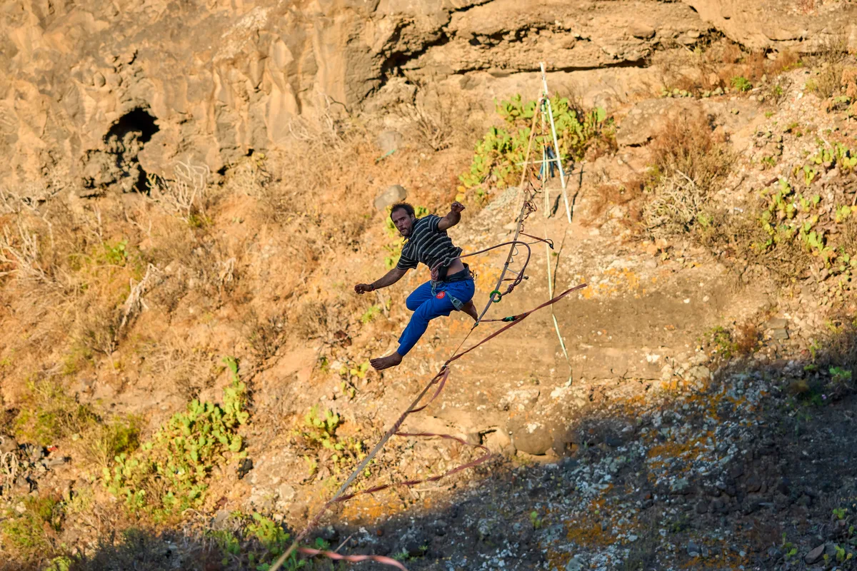 David Palomo, campeón del mundo de highline: "La cinta es un deporte, pero también una terapia frente a los miedos"