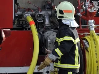 Incendies : 180 hectares brûlés dans un feu en Lozère, un pompier blessé et un hameau évacué