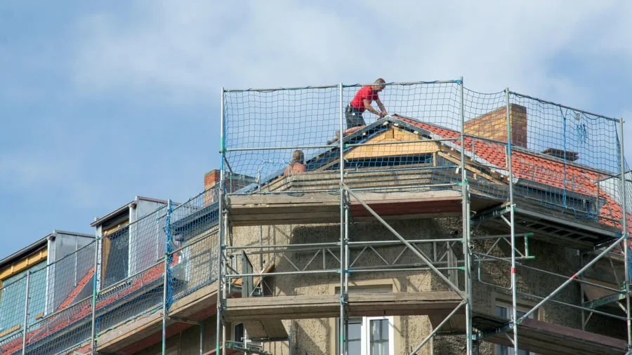 Sanierung: So nutzen Vermieter Fördermittel und Steuervorteile für Baumaßnahmen
