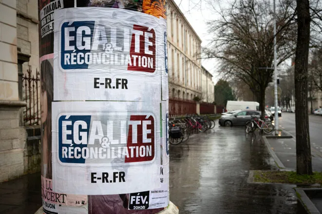 Menacée de dissolution, l’association d’Alain Soral cherche la parade pour continuer à propager son antisémitisme