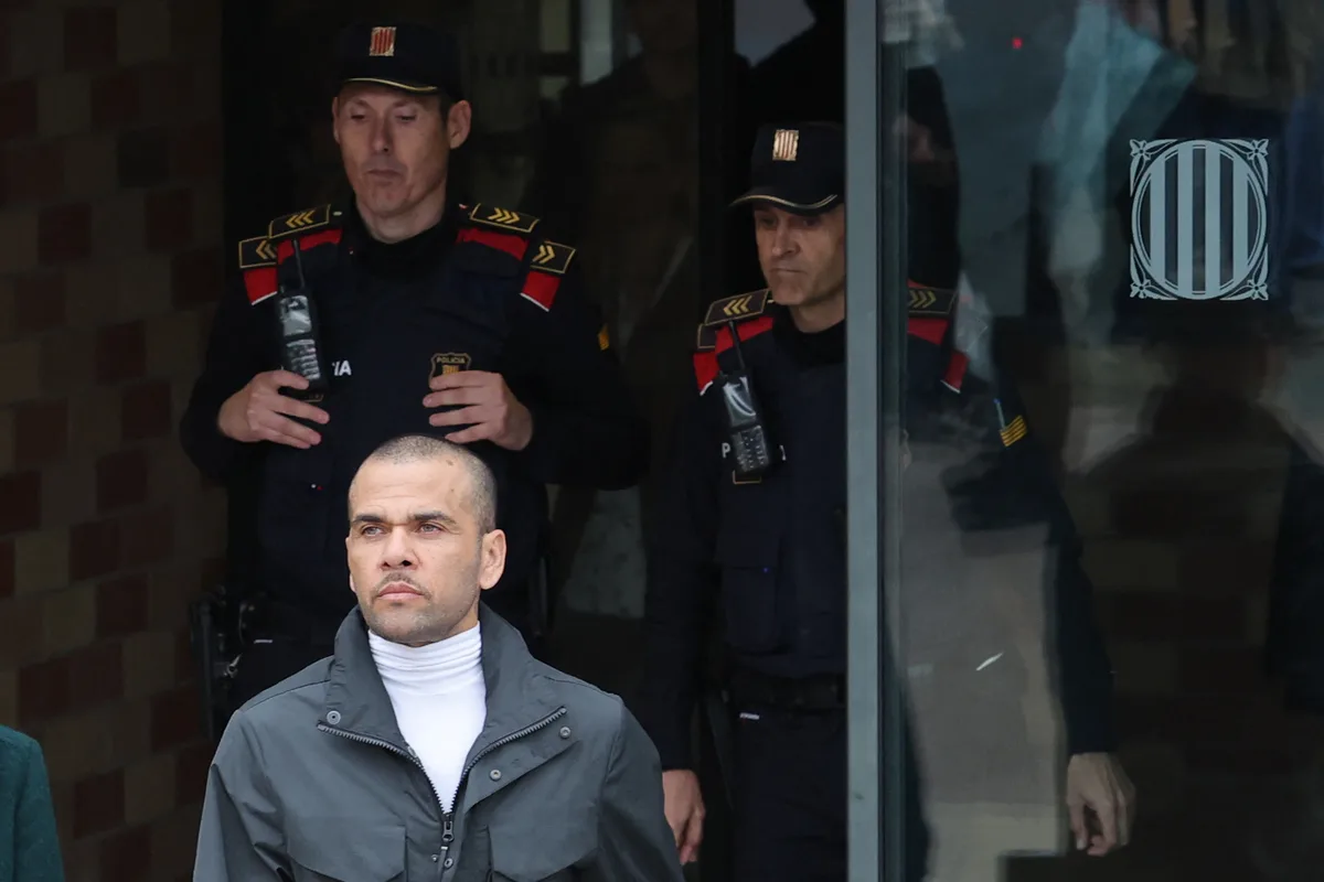 Daniel Alves perde na Justiça e terá que pagar R$ 12 milhões a clube