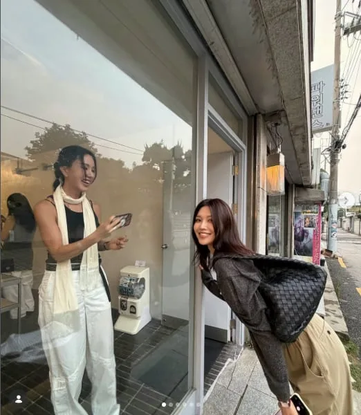 엄정화·수영, 누가 선후배로 볼까..찐친 모먼트 속 눈부신 미모