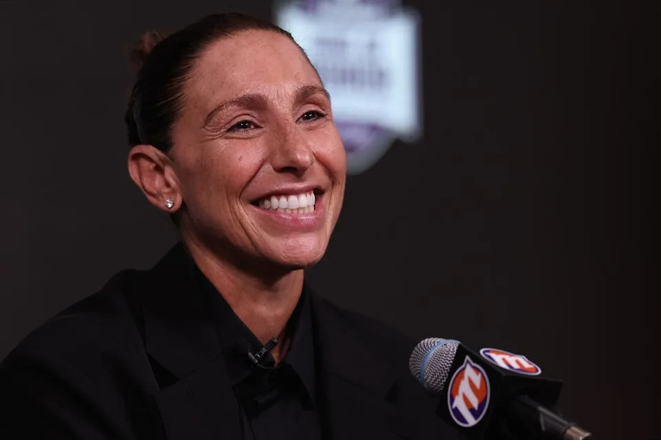 Taurasi Says She’d Love To Be A Mercury Owner As Her No. 3 Is Retired