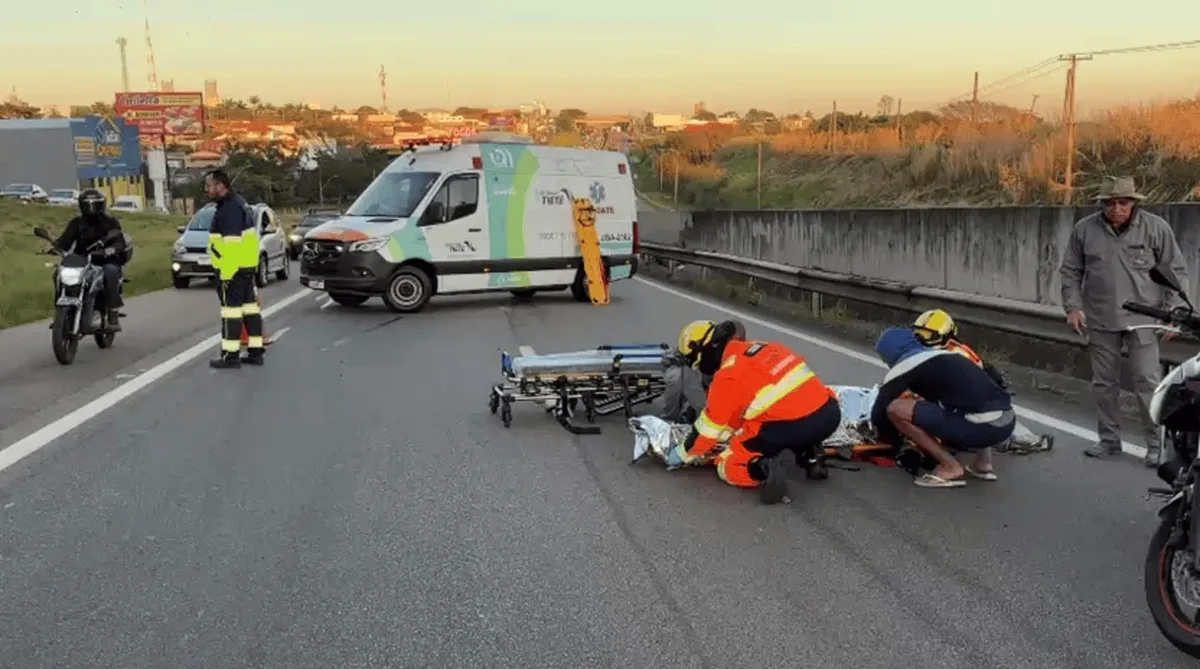 Motociclista fica ferido após cair na pista e ser atropelado em Hortolândia; motorista do carro fugiu