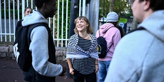 Mobilisation lycéenne : Greta Thunberg est venue devant le lycée Paul-Eluard de Saint-Denis pour soutenir les manifestants