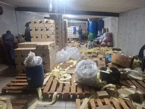 Three Malawians, SA man arrested in R1.4 million fake liquor bust in North West