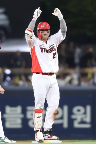 한준수, 결승 2루타 '쾅'…4위 KIA, 키움에 합작 완봉승
