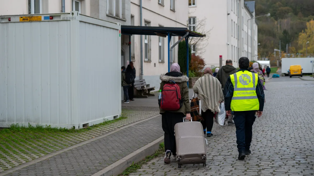 Bamf-Zahlen: Weniger Asylanträge – fast die Hälfte davon wird bewilligt