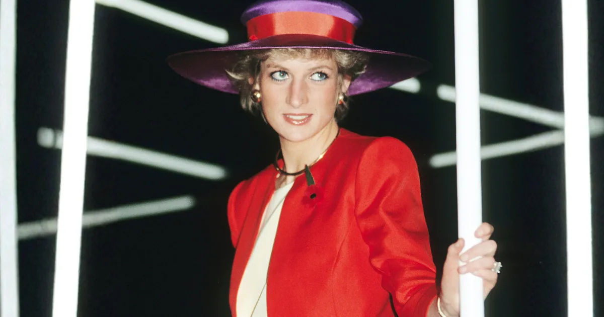 Os novos tênis da marca carioca lançada em 1989, Sonho dos Pés, na cor 'crochê de vovô' são o 'it-item' perfeito para a tendência de looks no estilo 'tomato grape' que trazem cor para os dias cinzas de Inverno