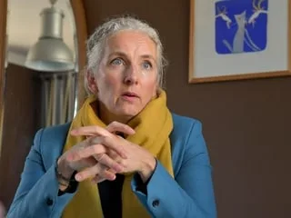 Manifestations du 17 octobre. Delphine Batho, députée des Deux-Sèvres, demande la démission du ministre de l’Intérieur