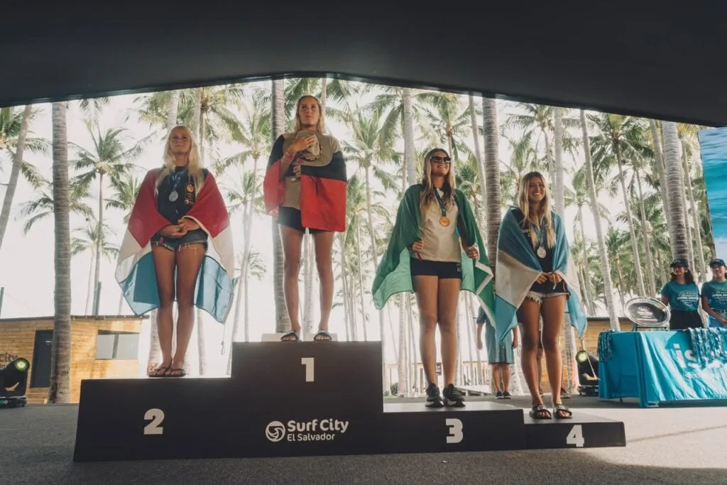 Surfista paranaense faz história no Mundial Júnior da ISA