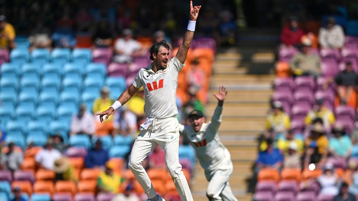Starc's double-strike helps Australia tighten grip in 2nd test against Bangladesh