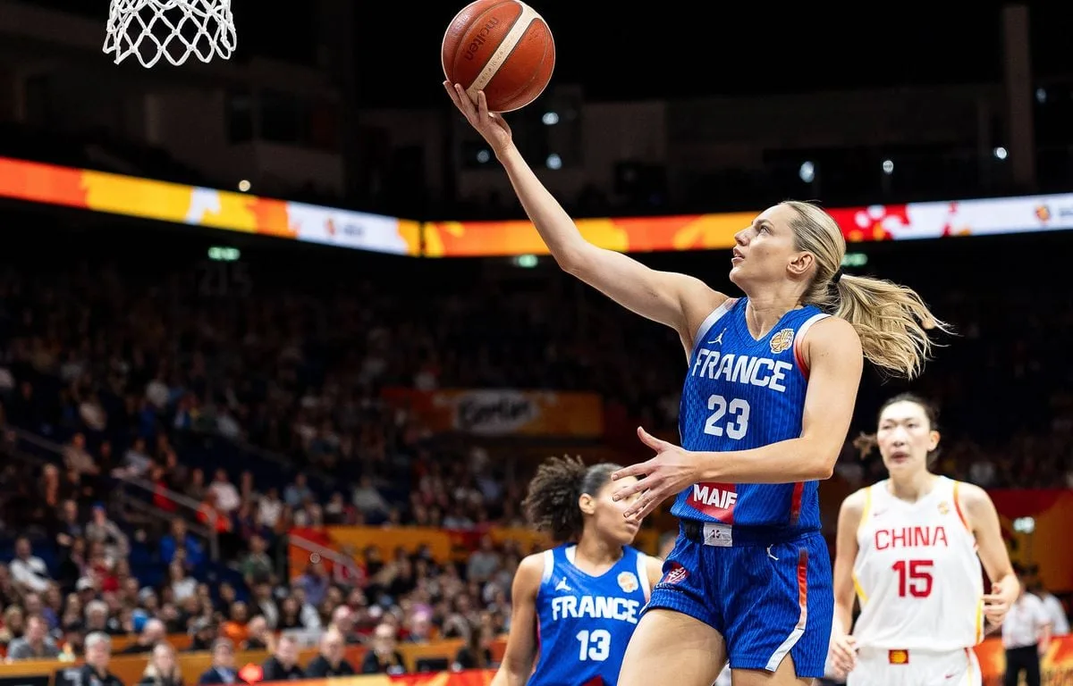 EN DIRECT Allemagne - France : Les Bleues rêvent d’une première finale mondiale, avec tout Berlin face à elles… Suivez la demie avec nous dès 16h15…