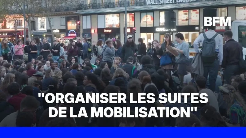 Mobilisation lycéenne et étudiante: une assemblée générale organisée place de la République à Paris