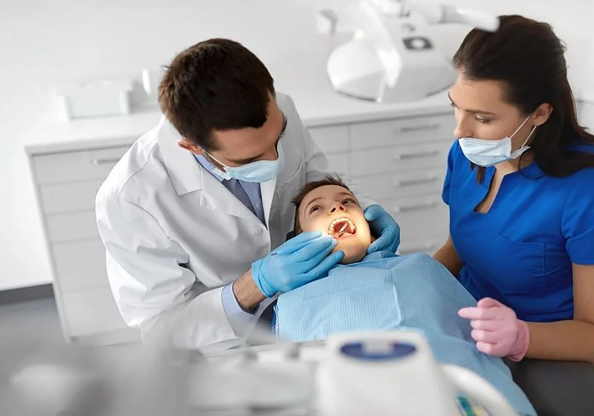 La Facultad de Odontología de Sevilla revisará la salud dental de menores de 15 años