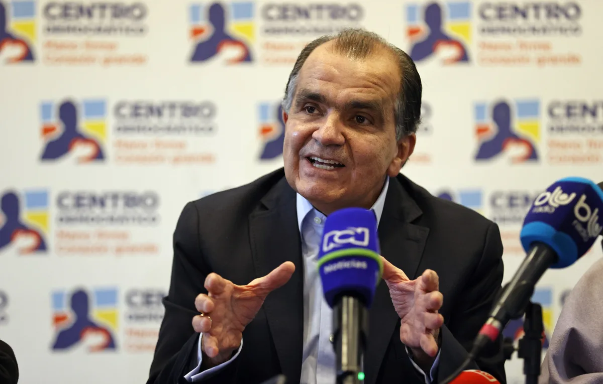 Fiscalía embargó tres inmuebles que pertenecerían a Óscar Iván Zuluaga y estarían vinculados a una presunta financiación de Odebrecht a su campaña de 2014