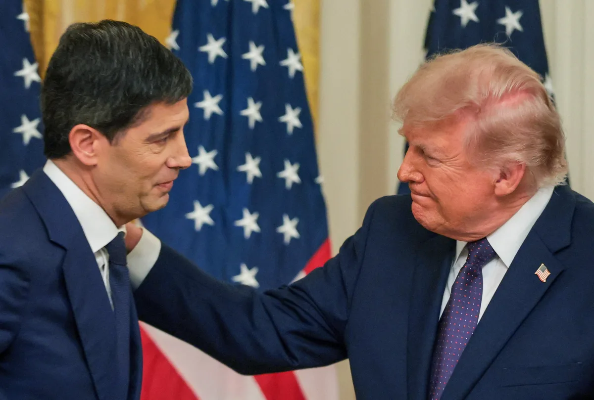 Warsh se topa con el calendario electoral de Trump: los analistas, divididos sobre cuándo subirá tipos
