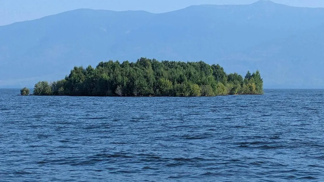 A ilha que desapareceu no Canadá voltou a aparecer... 30 quilómetros depois