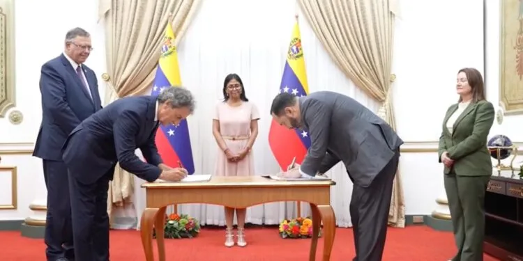Pdvsa y TotalEnergies firman memorándum de entendimiento para inversión en hidrocarburos