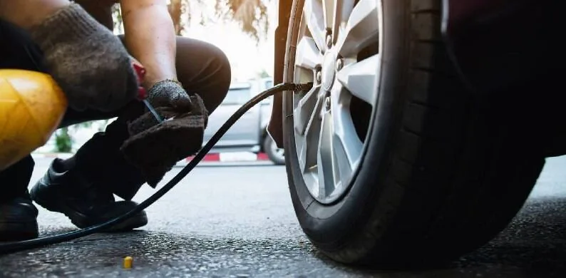 El error común al inflar las ruedas que destruye las cubiertas y gasta más combustible