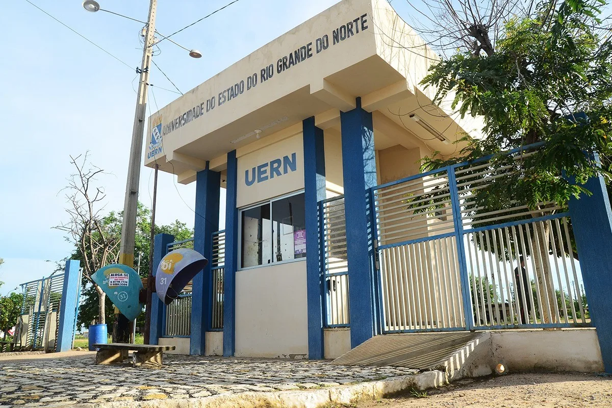 Uern oferece 405 vagas gratuitas em cursos para idosos; veja como participar