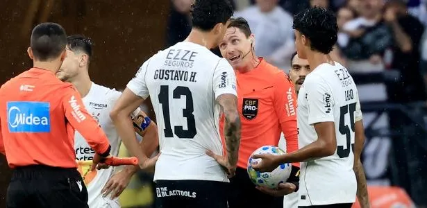 Gustavo Henrique dá razão à torcida do Corinthians em protesto após derrota