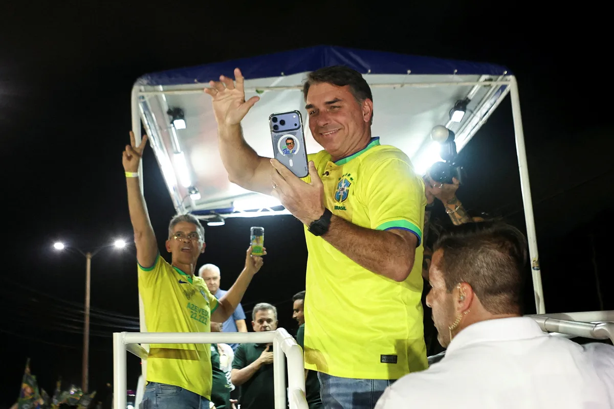 Présidentielle au Brésil : Lula rattrapé dans les sondages par Flavio Bolsonaro