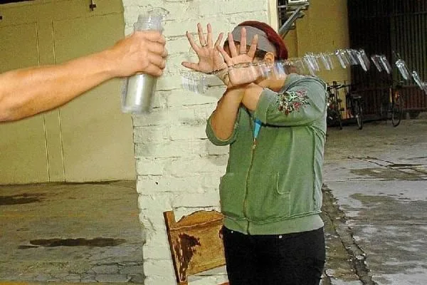 Nuevos detalles del ataque con ácido a mujer en Ibagué: la víctima fue transferida a Bogotá para tratamiento especial