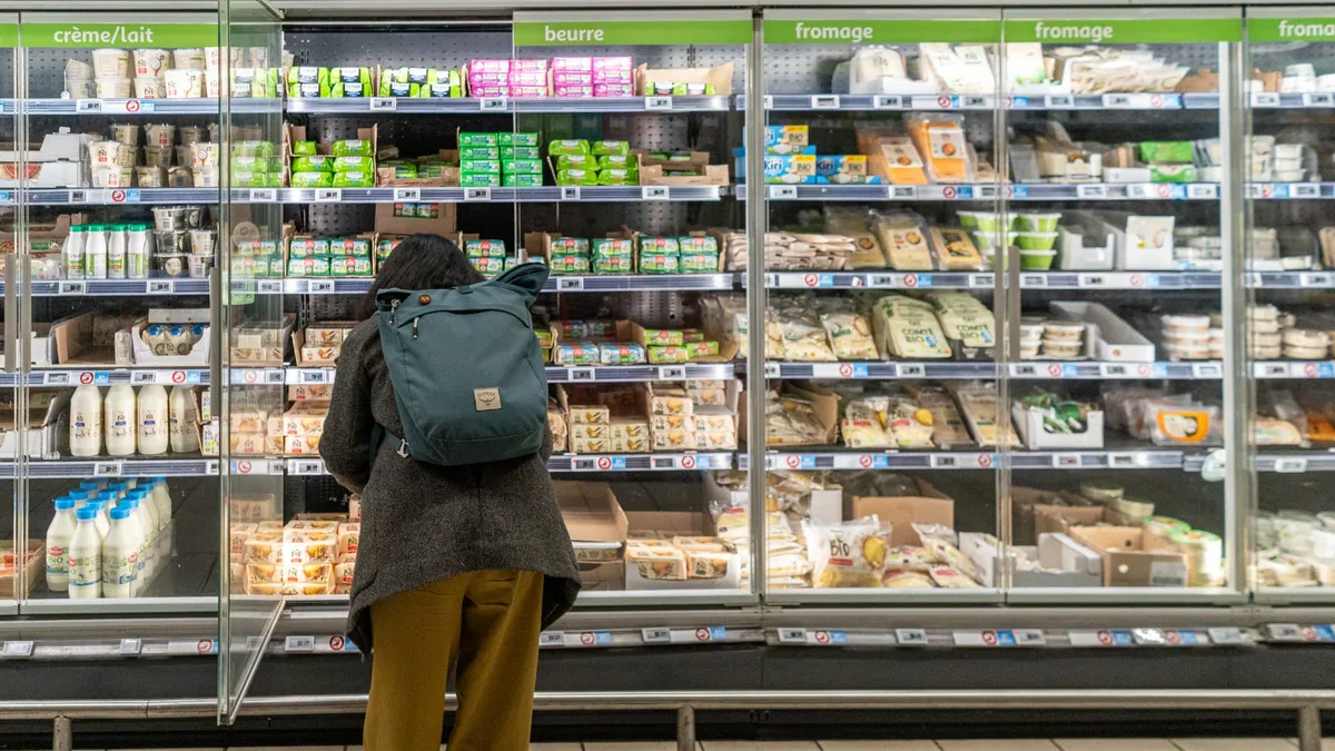 "On n'est plus dans une pâle copie" des grandes marques: plébiscitées par les consommateurs pendant la crise inflationniste, les marques de distributeurs profitent de leur succès pour monter en gamme