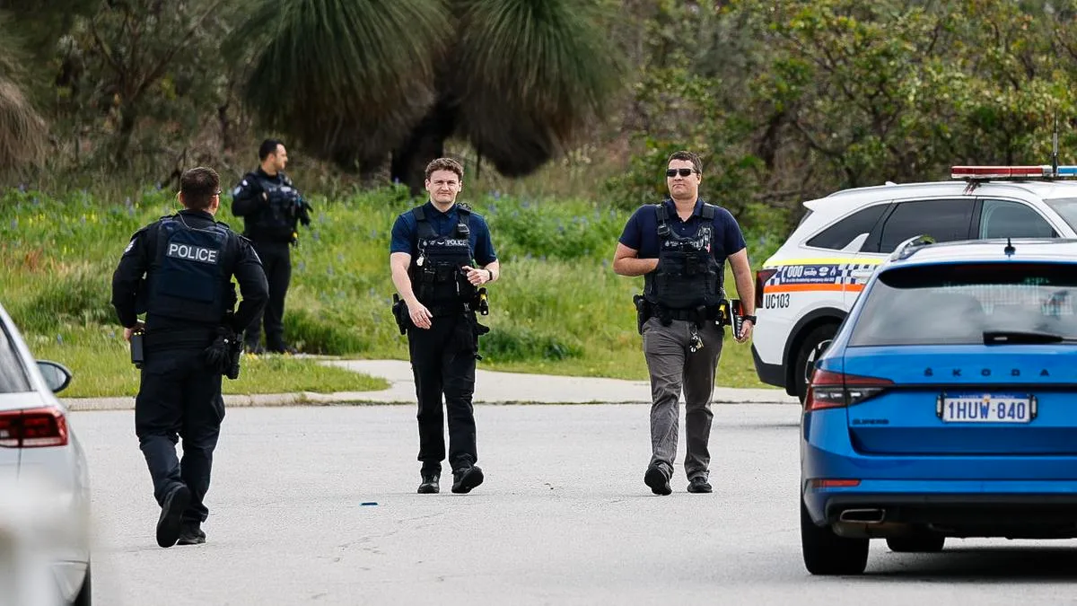 Hamilton Hill: Perth suburb in lockdown as police hunt for duo accused of shooting man on Owen Place