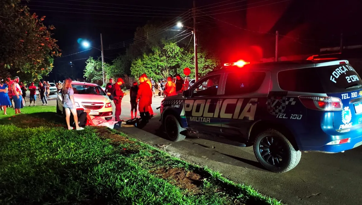 Homem é executado por dupla em moto enquanto comprava cerveja