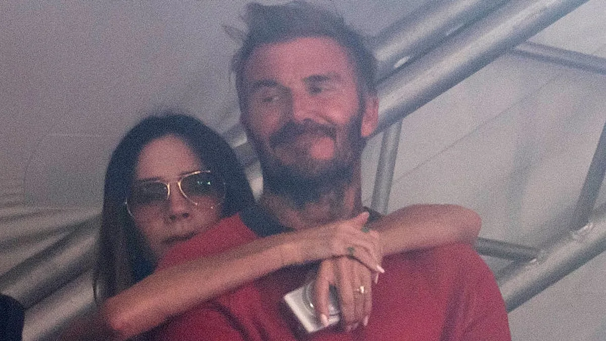 David y Victoria Beckham no se pierden el debut musical de su hijo Cruz, mientras Brooklyn comparte fotos íntimas con su mujer Nicola Peltz en casa